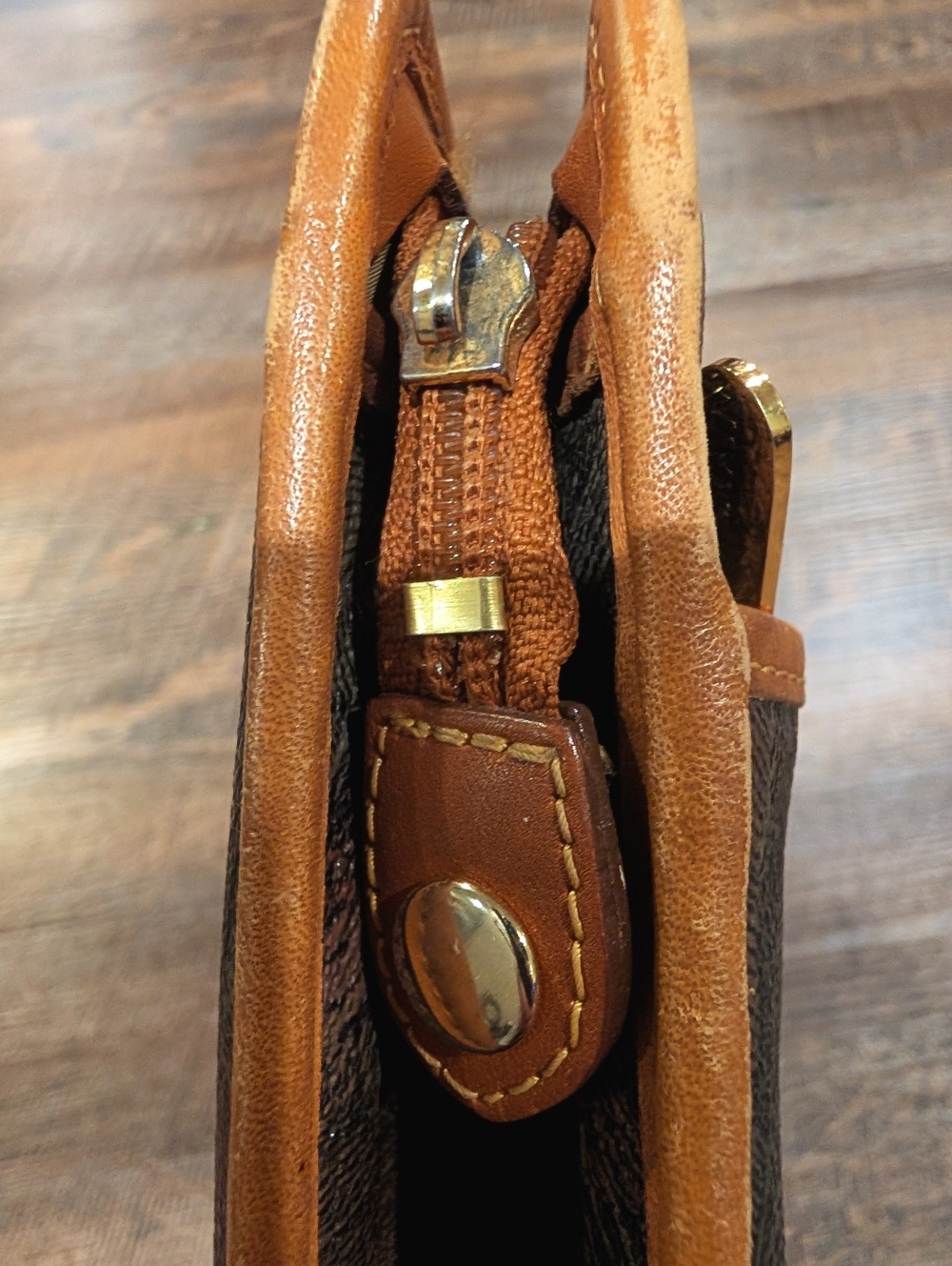 Vintage Pierre Balmain Clutch - Picture 4 of 4